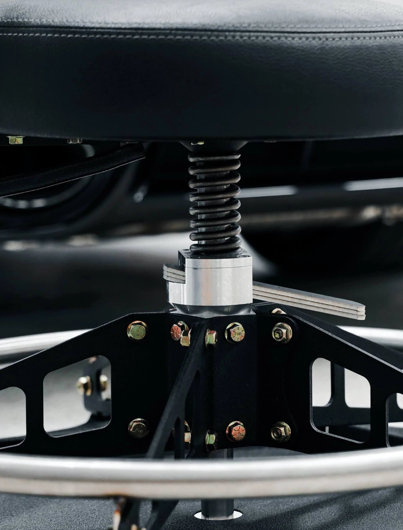 Vyper Chair | Quick Height Attachment